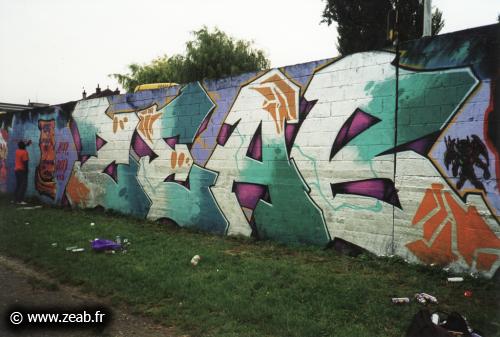 Fresque en hommage à Zeab réalisée au bord du canal de l