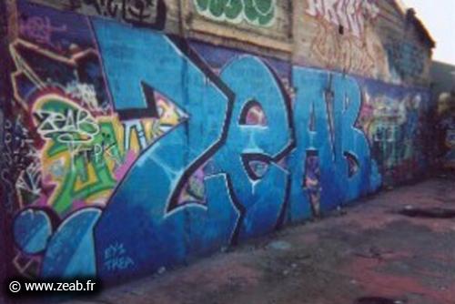 Fait à Bagnolet par Eyone, Pres et Tréa avant la fresque faite par les MAC