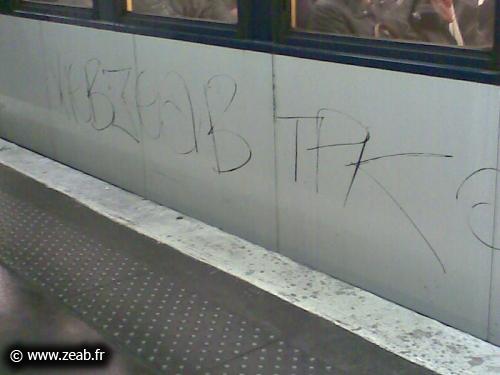 KEBZEAB TPK. Gravé sur un RER A. Fait par Kebz.