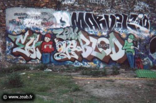 Graff Eyone Blode avec deux persos sympas et un Zeab placé juste au dessus. 2001