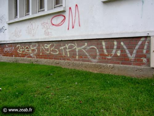 Tag ZEAB ! 93 TPK U.V. ! à Trouville, par Zeab - © streetfiles.org